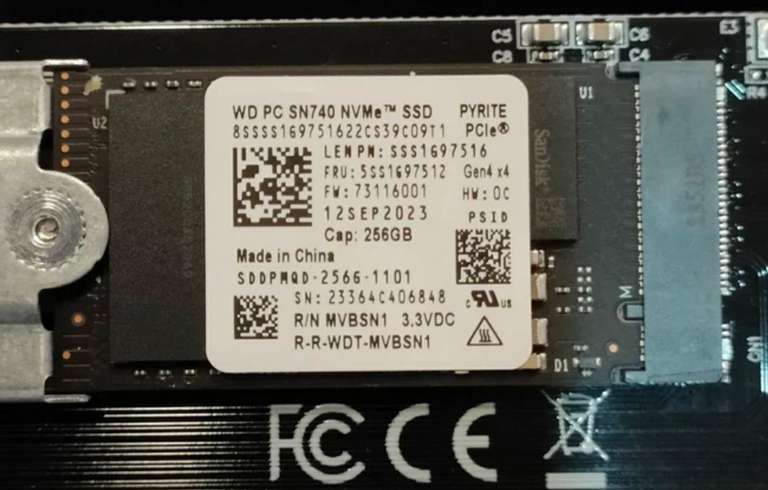 SSD Western Digital M.2 NVMe 2242-2280 SN740 (SDPMQD-256G-1101) 256 ГБ