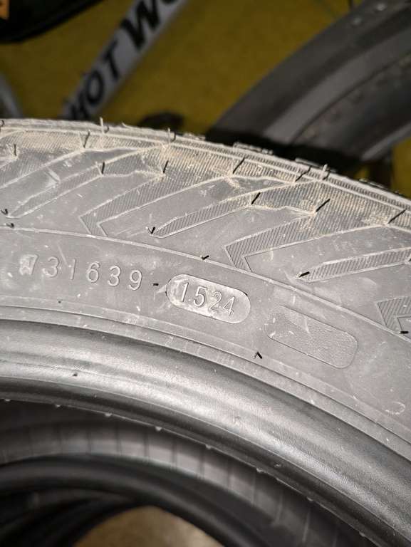 Шины зимние Ikon Tyres Ikon Nordman 8 205/55 R16 (с картой OZON)