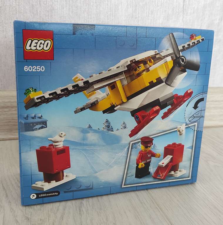 Почтовый самолёт Lego 60250
