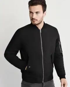 Распродажа верхней одежды OZON (например, бомберы от Jack & Jones)