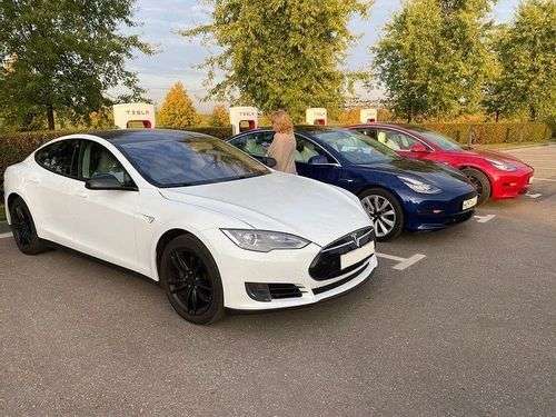 [Москва] Тест-драйв на автомобиле Tesla (цена за час)