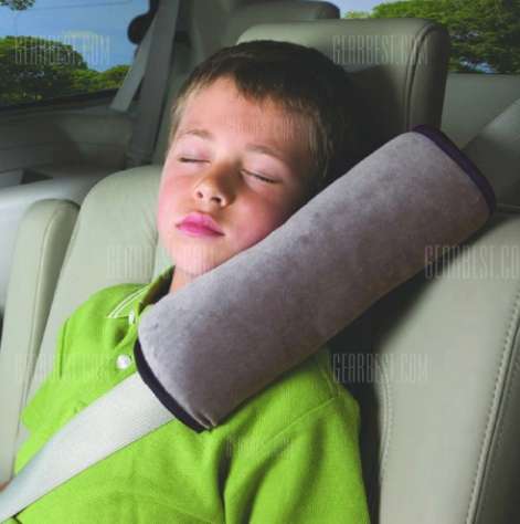 Серая подушка детская на ремень безопасности