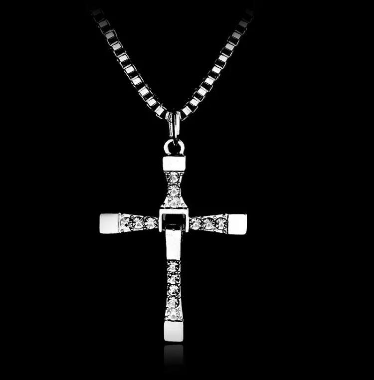 Ожерелье с звеньевой цепочкой и крестом