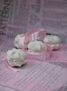 Зефир бело-розовый с ароматом ванили и малины в индвид. упаковке, 2 кг (форма цветок)