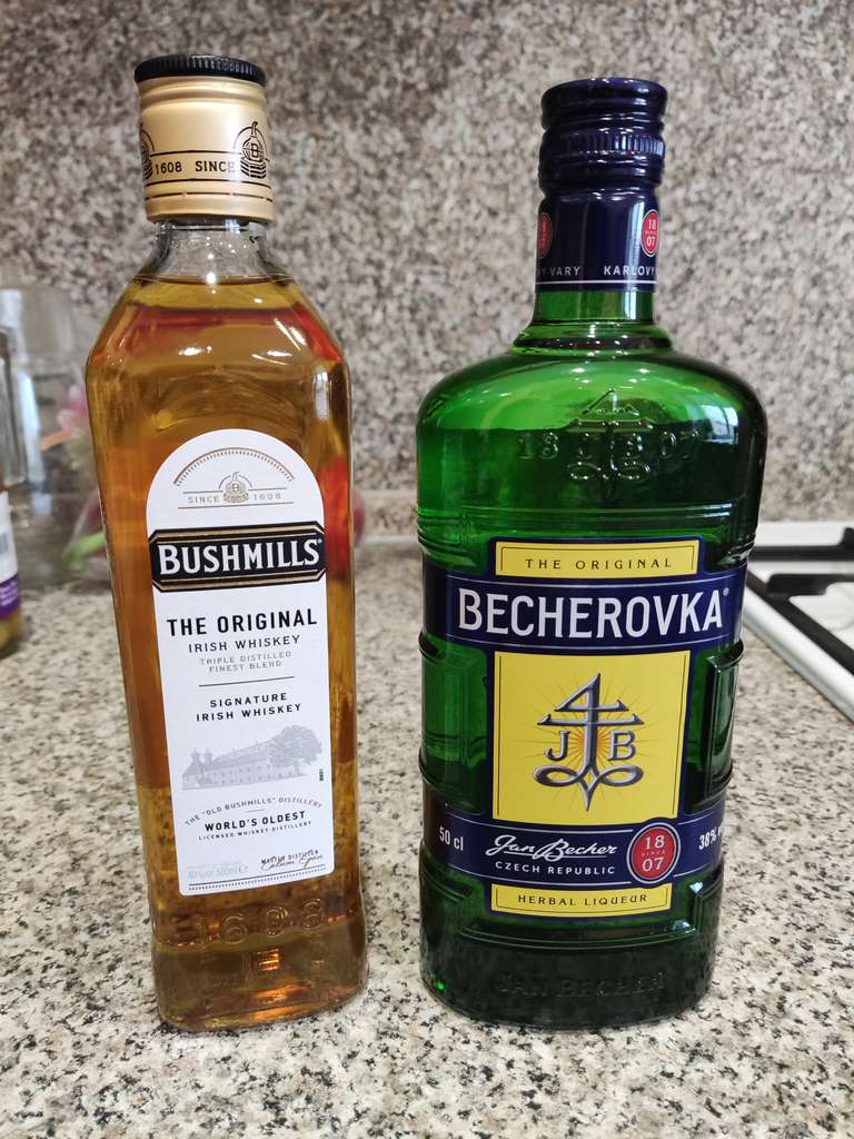 Виски ирландский Bushmills 0,5л и ликер Becherovka 0,5л