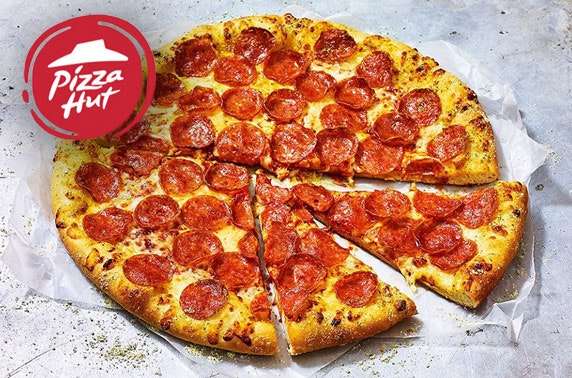 [Delivery Club + Pizza Hut СПБ] две пиццы Пепперони 30см