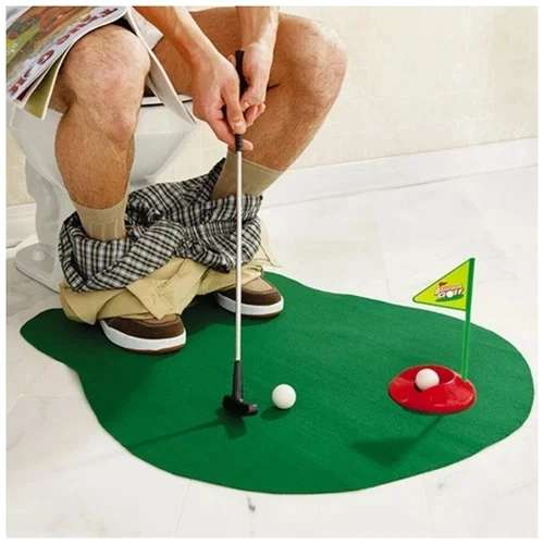 Домашний мини-гольф с ковриком для туалета
