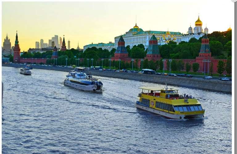 Ночной речной круиз по центру Москвы